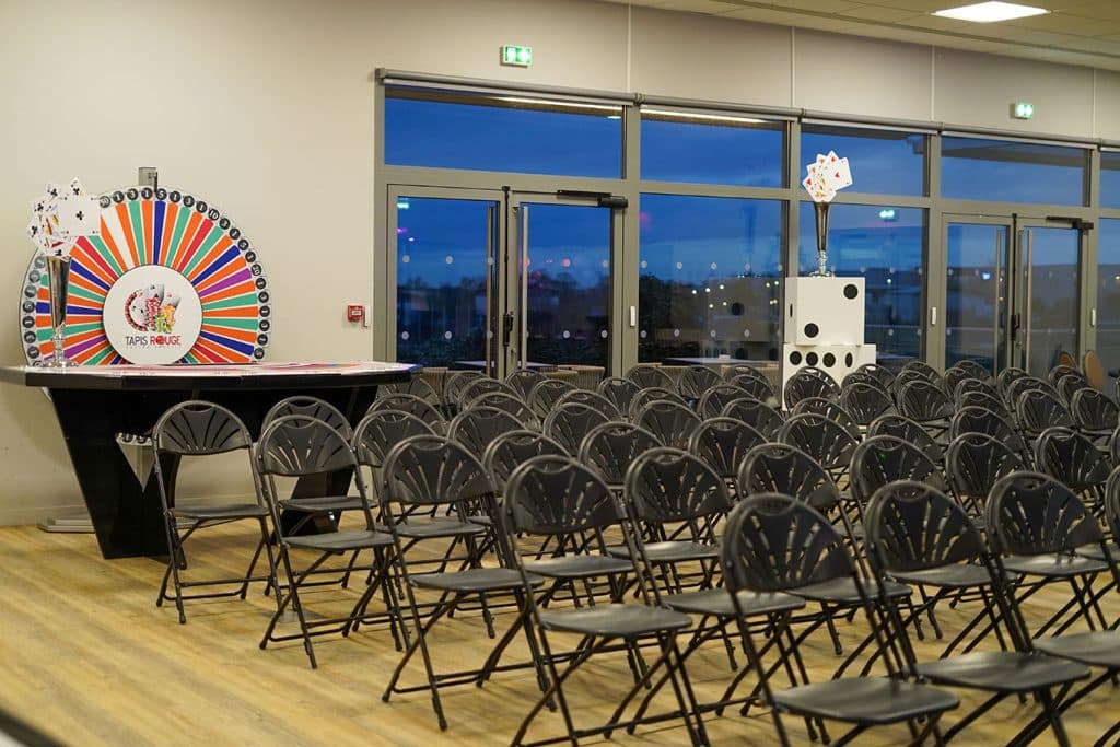 Evénement d'entreprise original, comme cette convention rentrée entreprise sur le thème du jeu, pour divertir les équipes tout en travaillant. Golf de Roissy.